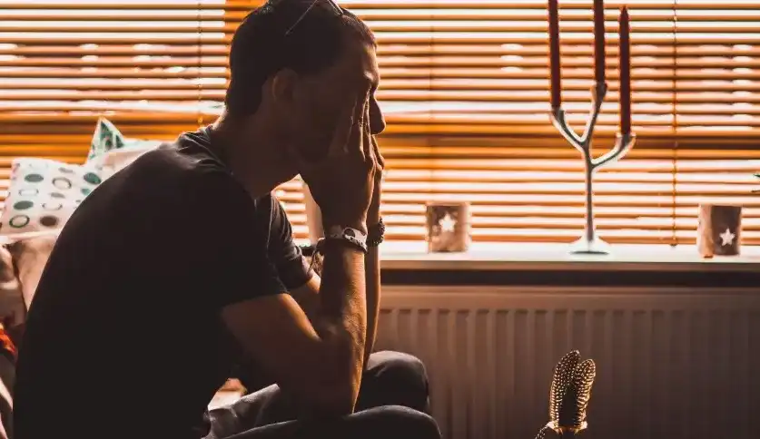 Estudo aponta que ansiedade e depressão são mais comuns em pessoas que tiveram Covid grave