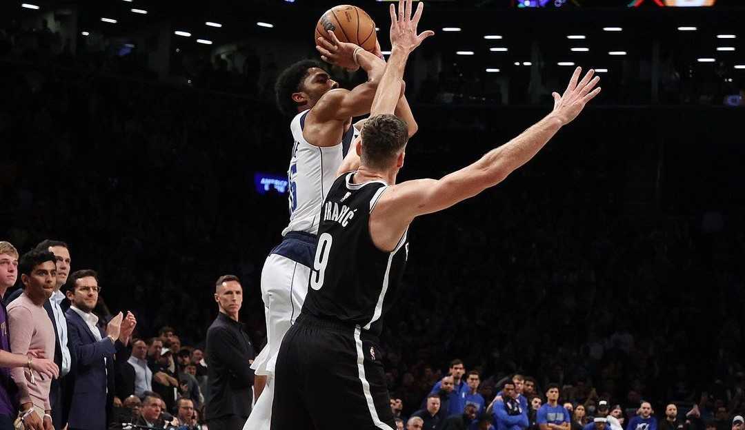 Curry lesionado, airball de Westbrook e bola no estouro para Dallas, veja os destaques da rodada da NBA