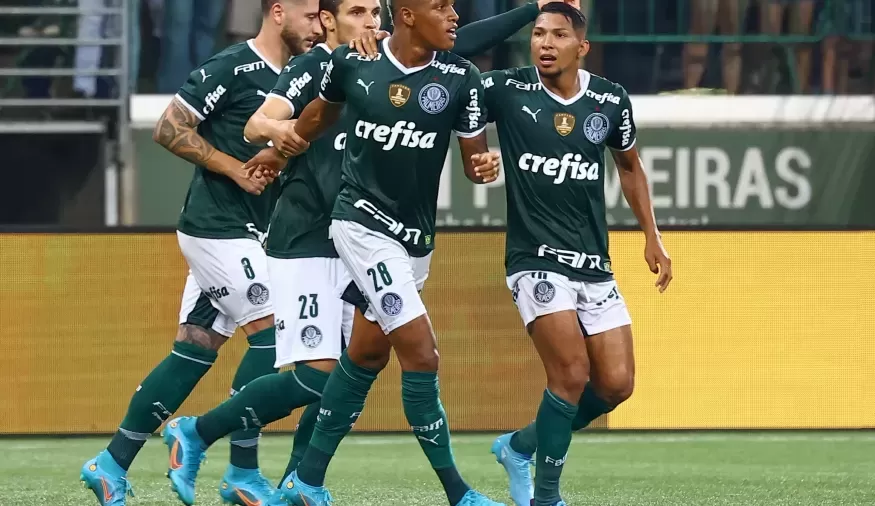 Palmeiras vence  o seu terceiro classico no estadual e te a melhor campanha