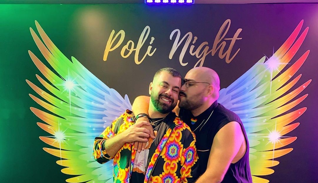 Fernando Poli festeja seus 30 anos ao lado do marido, Tiago Abravanel