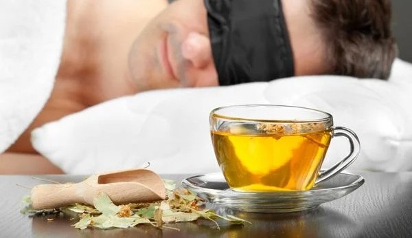 Confira alguns chás recomendados para combater a insônia