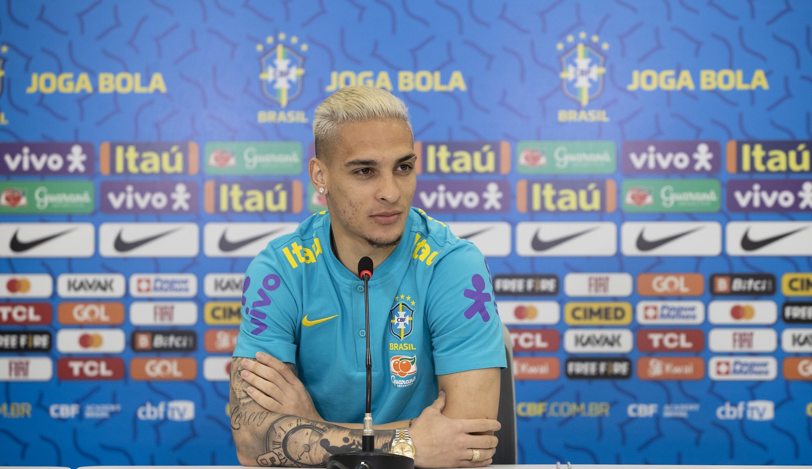 Com desfalques, Antony pode ter a oportunidade de ser titular da seleção pela primeira vez