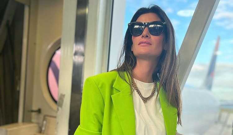 Isabella Fiorentino revela como fazer combinações com o blazer neon
