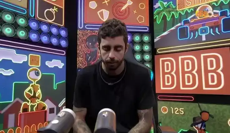 BBB22: Pedro Scooby lamenta ausência no aniversário do filho