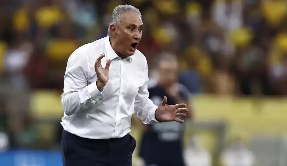 Tite analisa o desempenho da equipe e agradece a presença do público no Maracanã