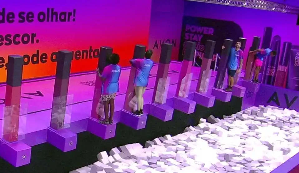 Após mais de 13 horas de duração, quatro participantes seguem na Prova do Líder de resistência