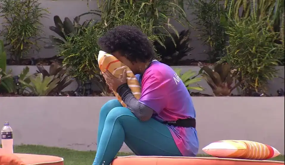 BBB22: Natália desaba em lágrimas após deixar a prova do líder