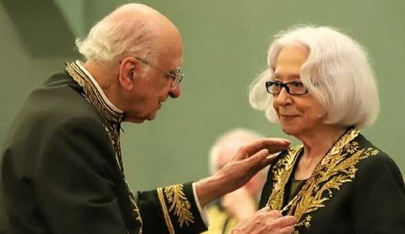 Fernanda Montenegro é condecorada com o título de “/Imortal”/