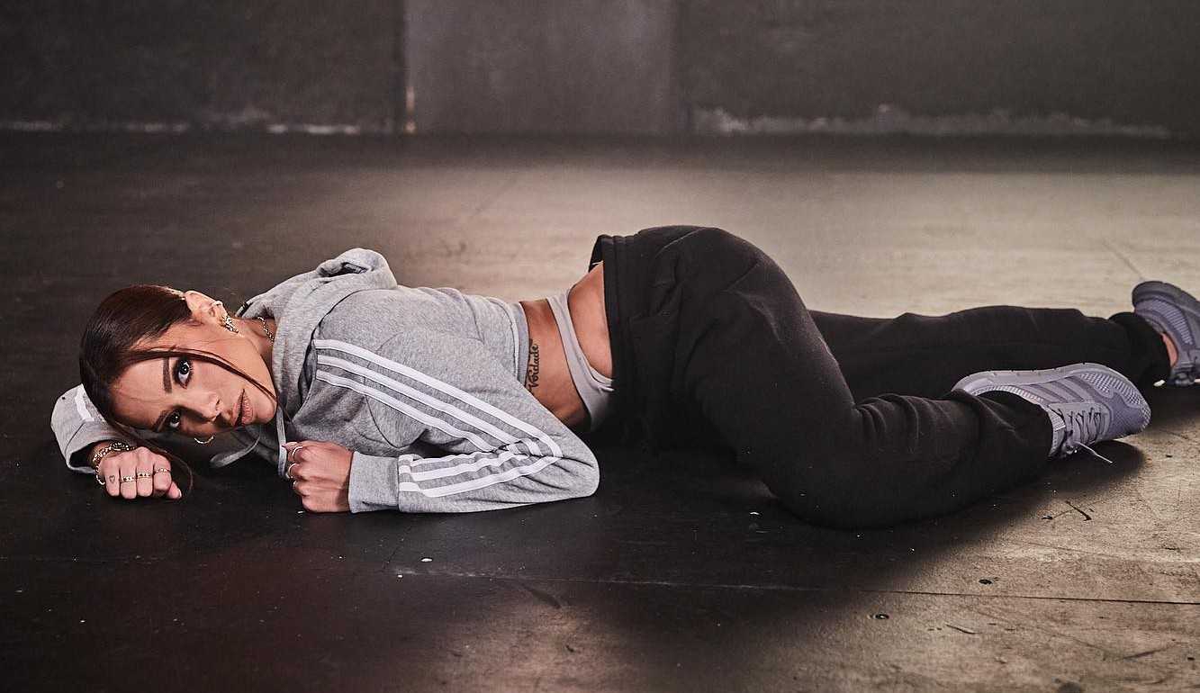 William Bonner fala ao vivo sobre canção de Anitta ter alcançado TOP1 no Spotify