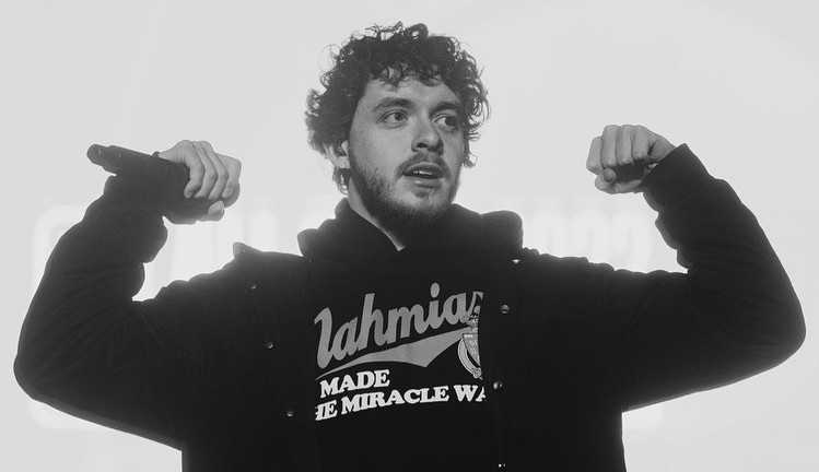 Cantor L7NNON fez uma participação do show de Jack Harlow no Lollapalooza Brasil