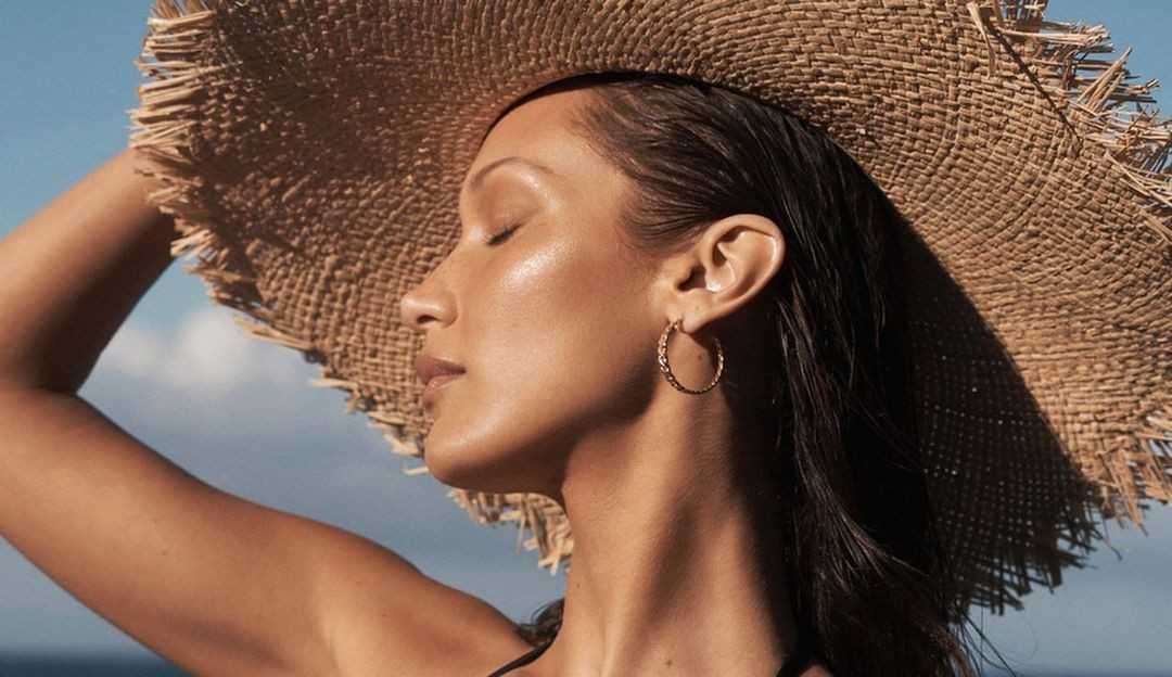 Maxilar superiluminado de Bella Hadid bomba no TikTok