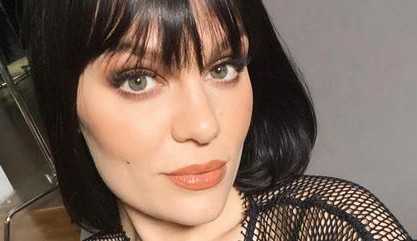 Jessie J descobre doença após acordar sem audição na véspera de Natal