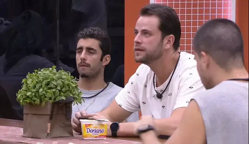 BBB22: Pedro Scooby fala sobre Prova do Anjo e Gustavo rebate: “/Só não imuniza a Eslô que aí eu boto você”/