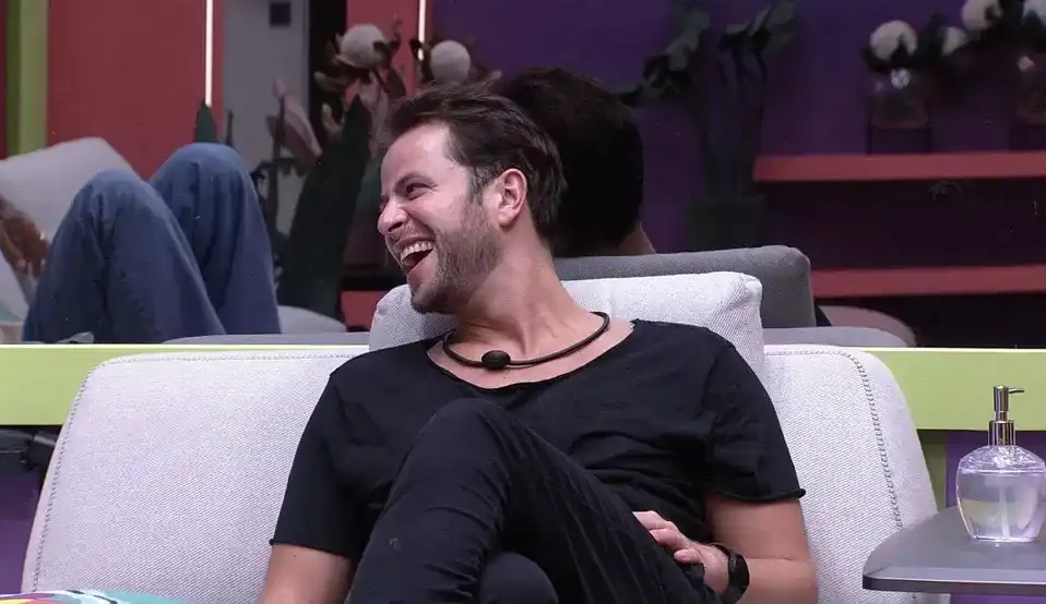 BBB22: Gustavo brinca com Douglas: Voto em quem eu quiser