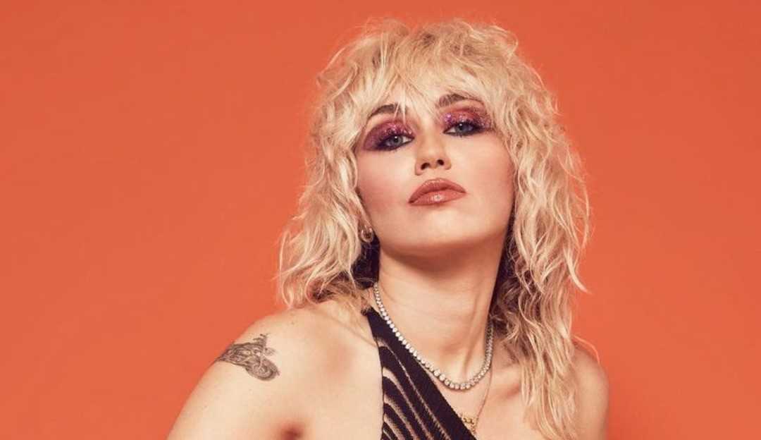 Miley Cyrus anuncia que está com Covid-19