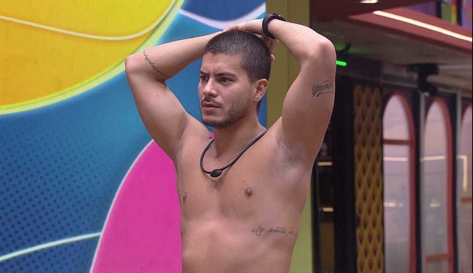 BBB22: Arthur Aguiar, relembra os eliminados que usaram Rosa no dia