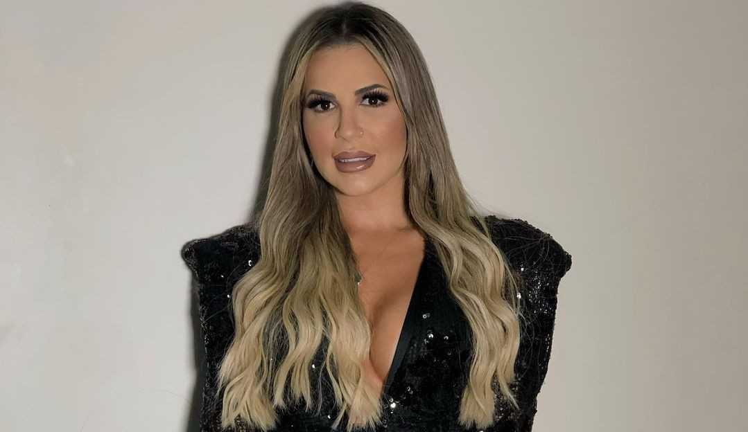 Deolane Bezerra rebate críticas que comparam seu casamento com a fama de Givaldo Alves