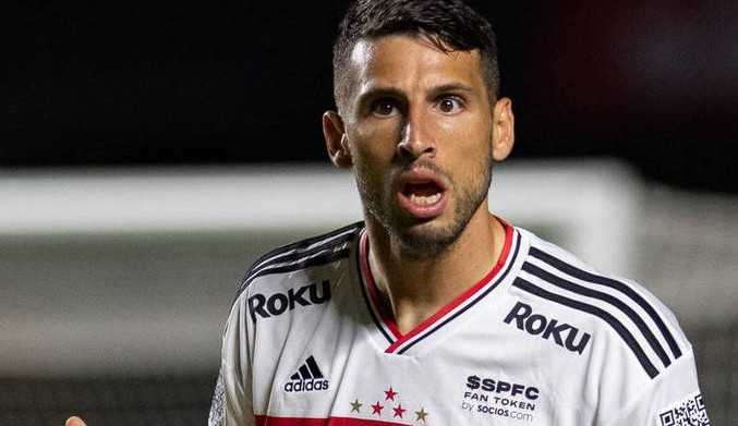 Calleri será denunciado ao TJD por derrubar celular de garoto