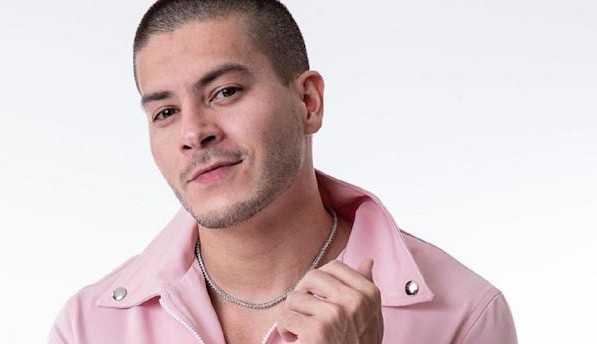 BBB22: Arthur rebate falas de brothers no quarto fake