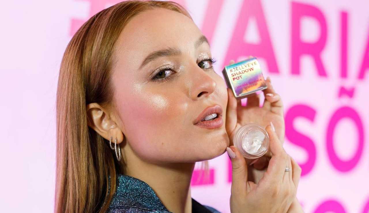 Larissa Manoela investe no mundo da beleza  e lança linha de maquiagem; Jelly Eyshadow Pot