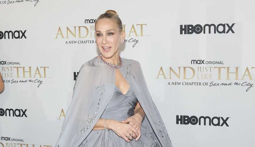 Sarah Jessica Parker leiloa vestido para ajudar a Ucrânia