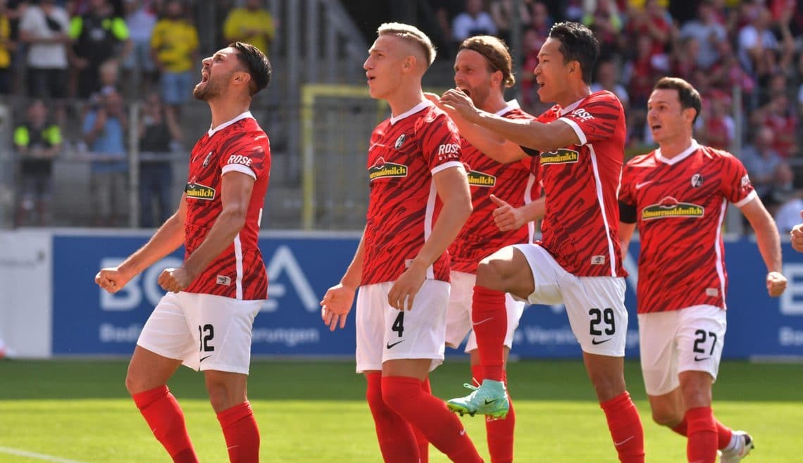 Futebol europeu volta a ser alvo de manifestantes contra combustíveis fósseis