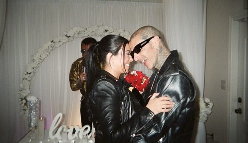 Kourtney Kardashian fala mais sobre casamento em Las Vegas com Travis Barker