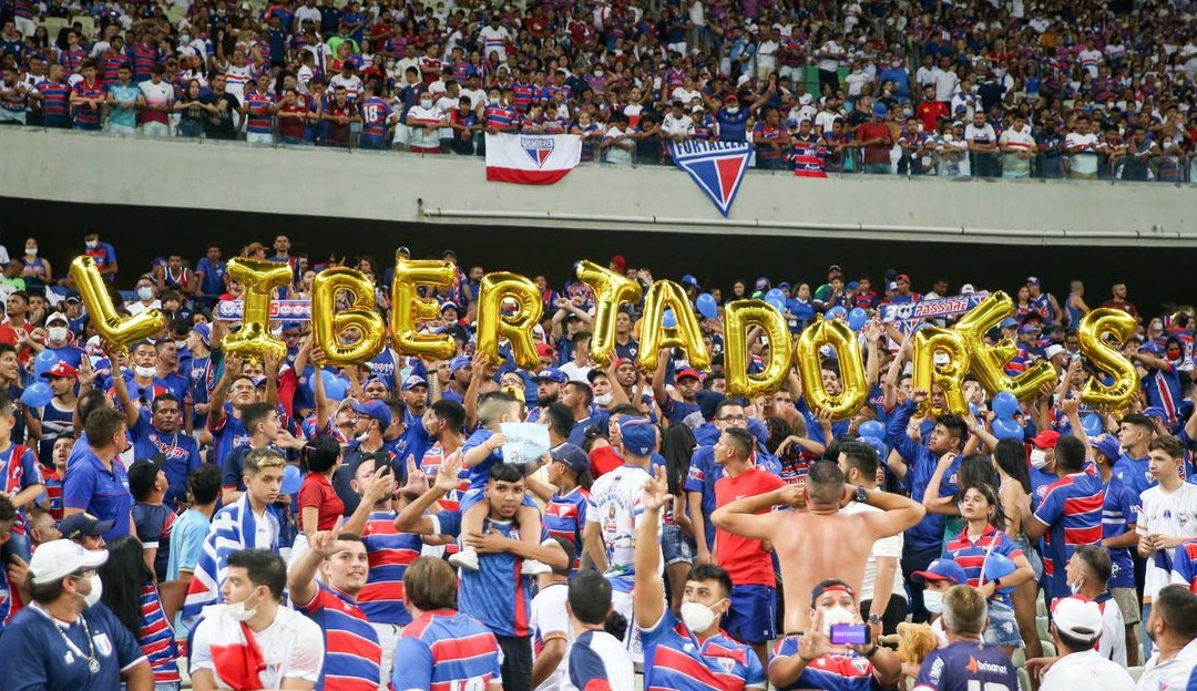Torcida do Fortaleza dá show, mas equipe perde na estreia da Libertadores