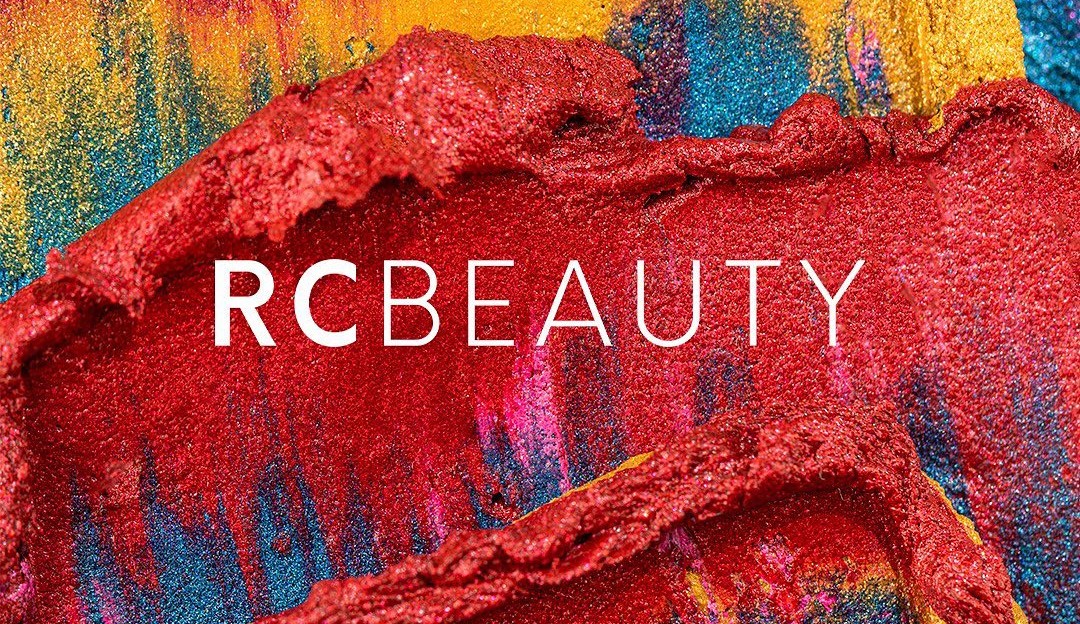 Beauty Artist favorito das famosas lança linha de maquiagem