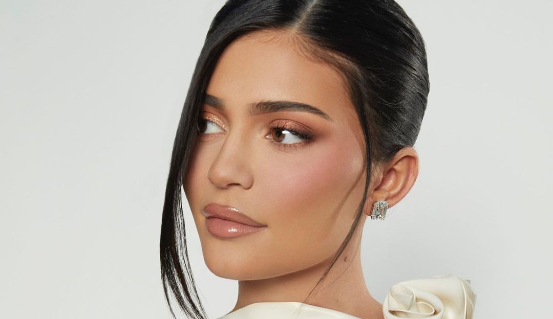 Kylie Jenner ainda não escolheu o nome do seu filho caçula