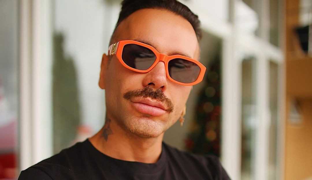 Matheus Mazzafera se desespera com tentativa de invasão ao seu quarto de hotel