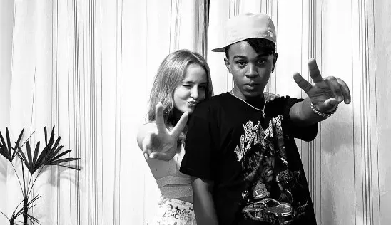 Larissa Manoela homenageia Jean Paulo, seu parceiro de infância