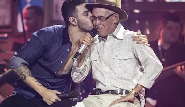 Gusttavo Lima coloca uma nota depois de um encontro do seu pai com o Presidente Bolsonaro