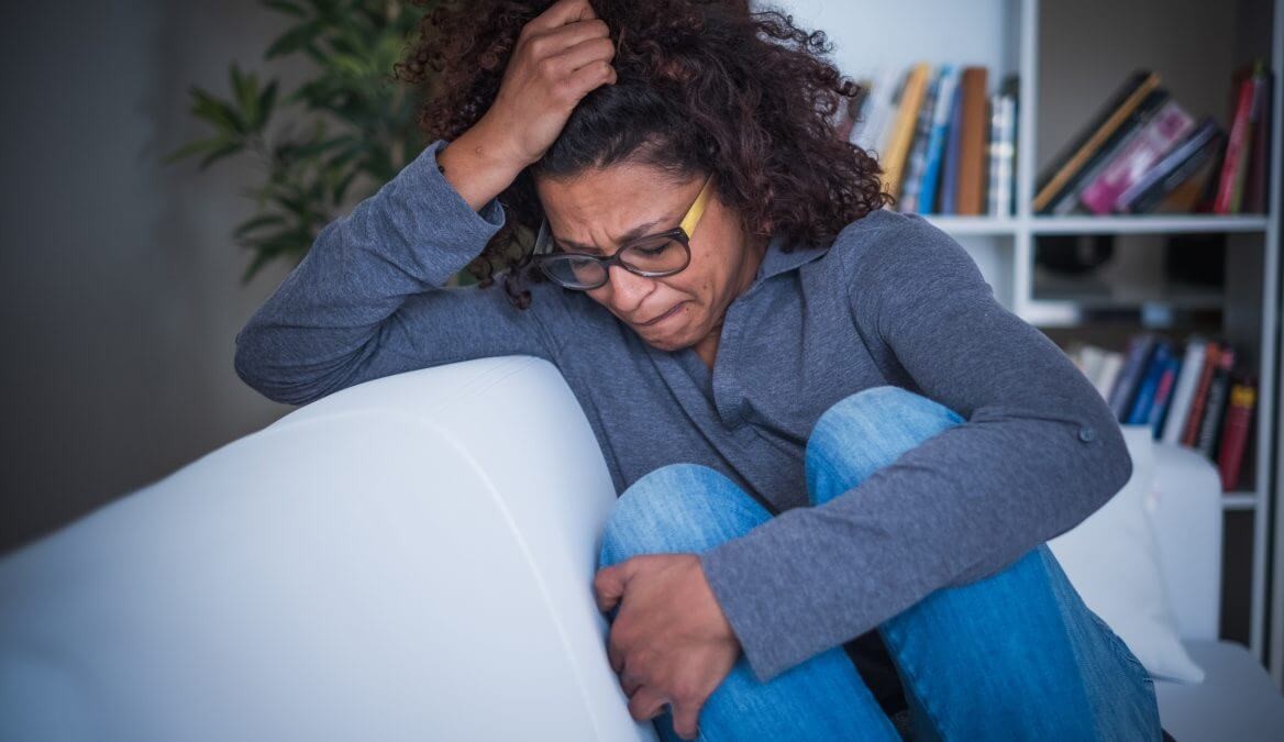 Crise de ansiedade aumenta 25% pelo mundo no primeiro ano de pandemia