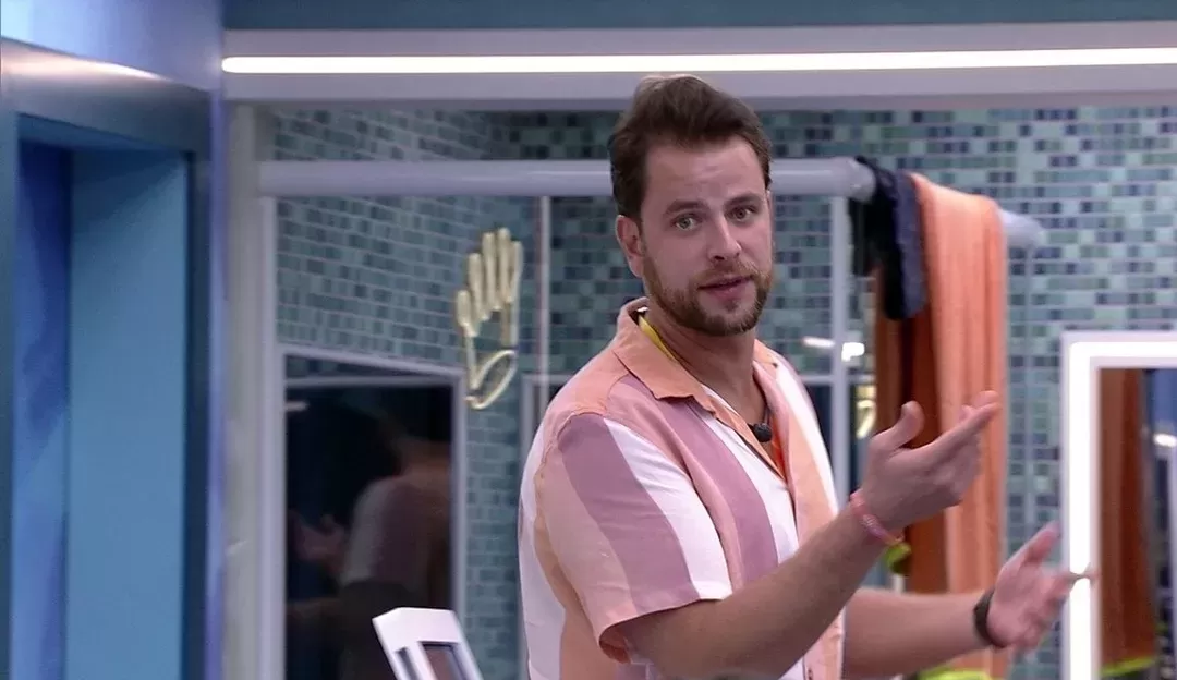 BBB22: Gustavo fala sobre Paredão e brinca com Pedro Scooby: “Deixa a mala pronta”