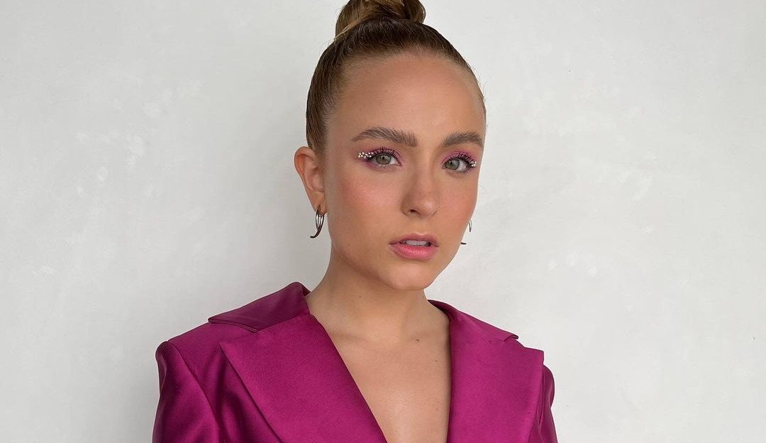 Larissa Manoela compartilha reflexão em um post na web