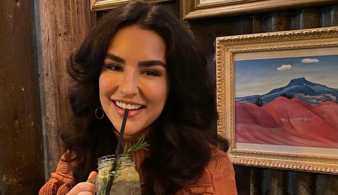 Kéfera Buchmann está sendo processada por ex-funcionária