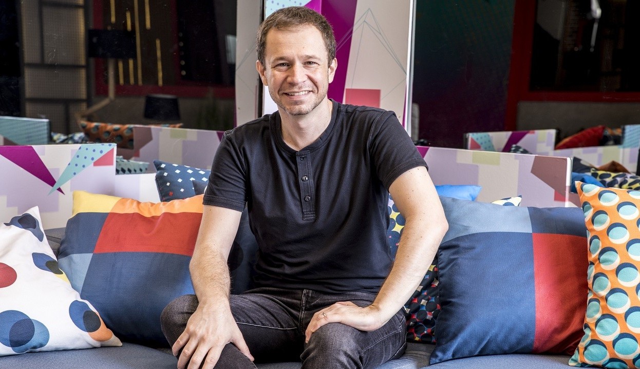 Tiago Leifert anuncia que irá narrar os jogos da Copa do Brasil