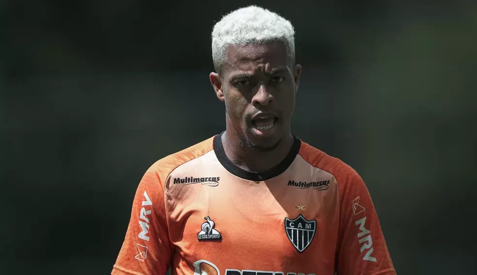 Keno passa por cirurgia no olho após lesão em treino e seguirá como desfalque no Atlético-MG