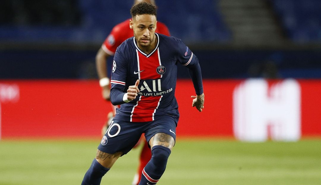 Neymar posta conquistas e rebate críticas de ex-lateral Fábio Aurélio