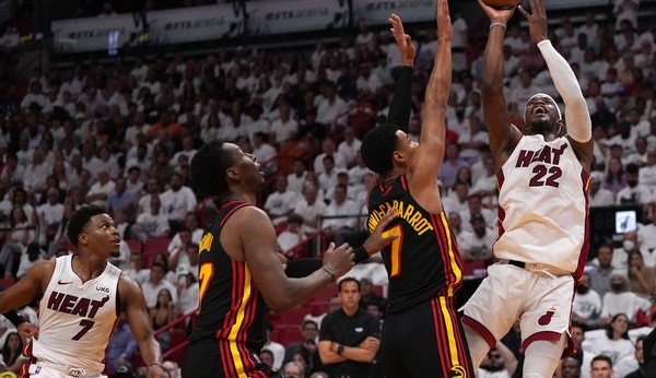 Miami Heat volta a vencer o Atlanta Hawks e abre vantagem na série de playoffs da NBA