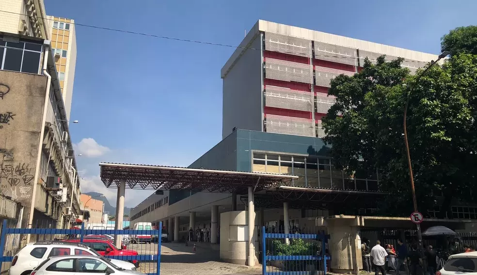 Tragédia na Sapucaí: Estado de saúde da adolescente acidentada no Sambódromo é gravíssimo