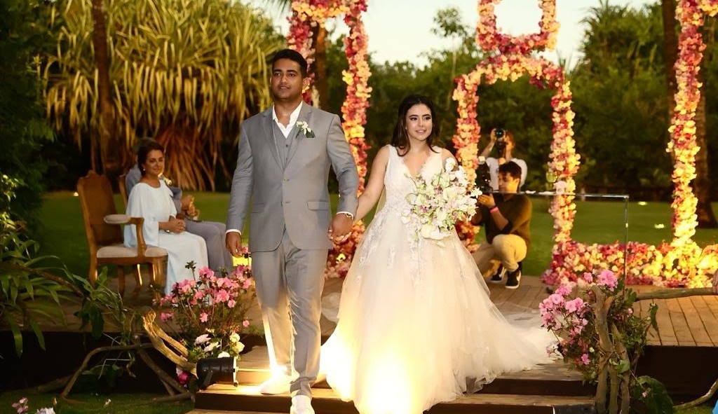 Cantor sertanejo Juliano se casa após 13 anos de relacionamento