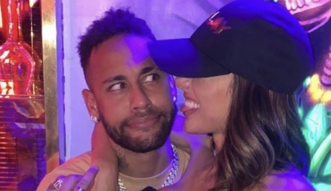Neymar aparece usando aliança e fãs comemoram: “O hexa vem!”