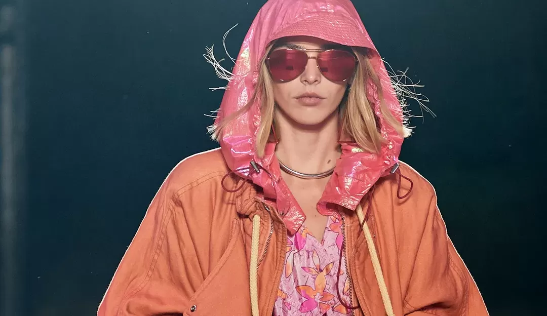 Isabel Marant: Nova coleção traz moda praia, esportiva e futurista