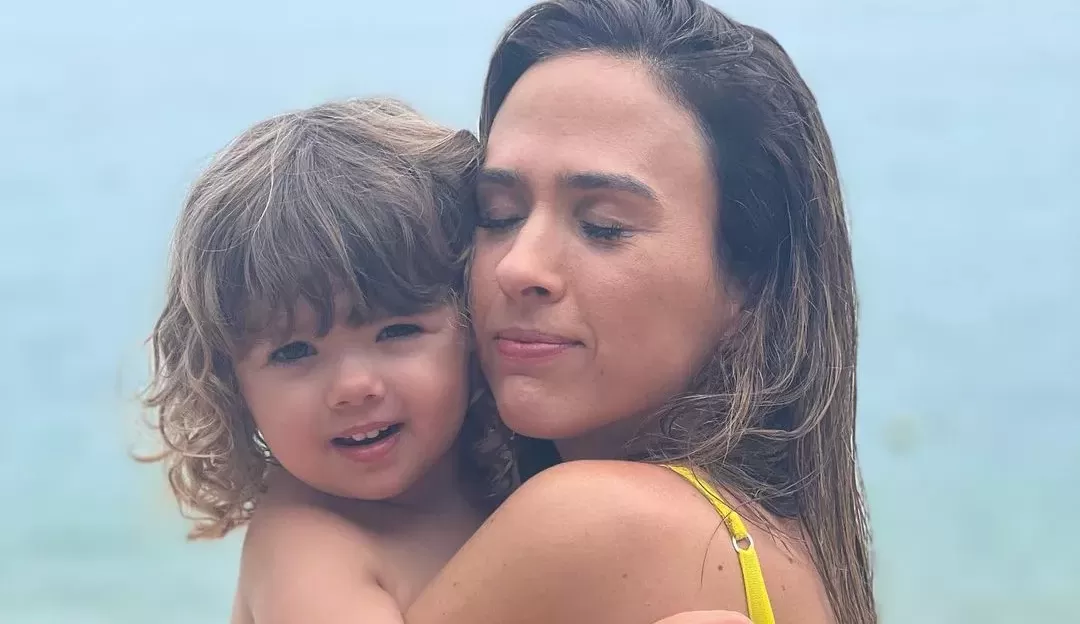 Tatá Werneck sobre mudanças com a maternidade: “Virei um ser a serviço”