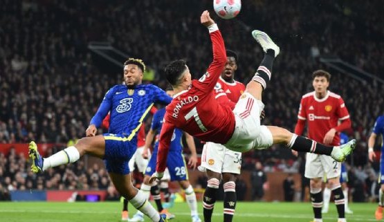 Manchester United empata com o Chelsea e se distancia de vaga na Champions