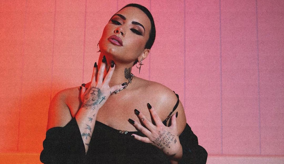 Demi Lovato volta a usar pronomes femininos; entenda