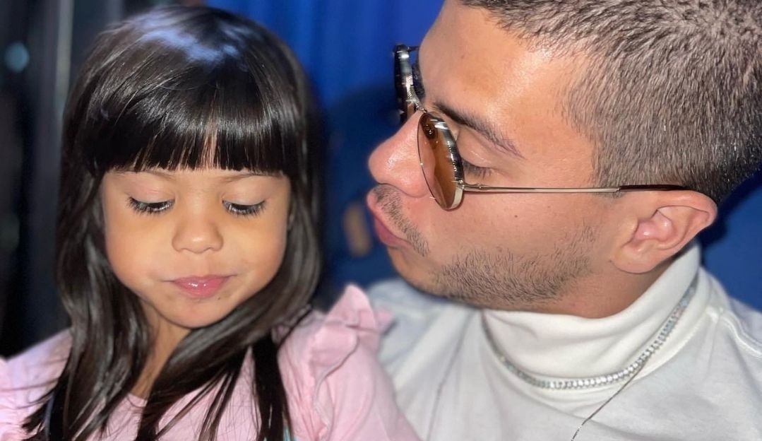 BBB22: Arthur encontra a filha após três meses de confinamento