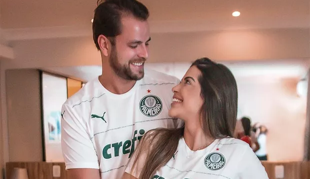 BBB22: Laís faz declaração apaixonada a Gustavo: “Foi amor desde a primeira vista”